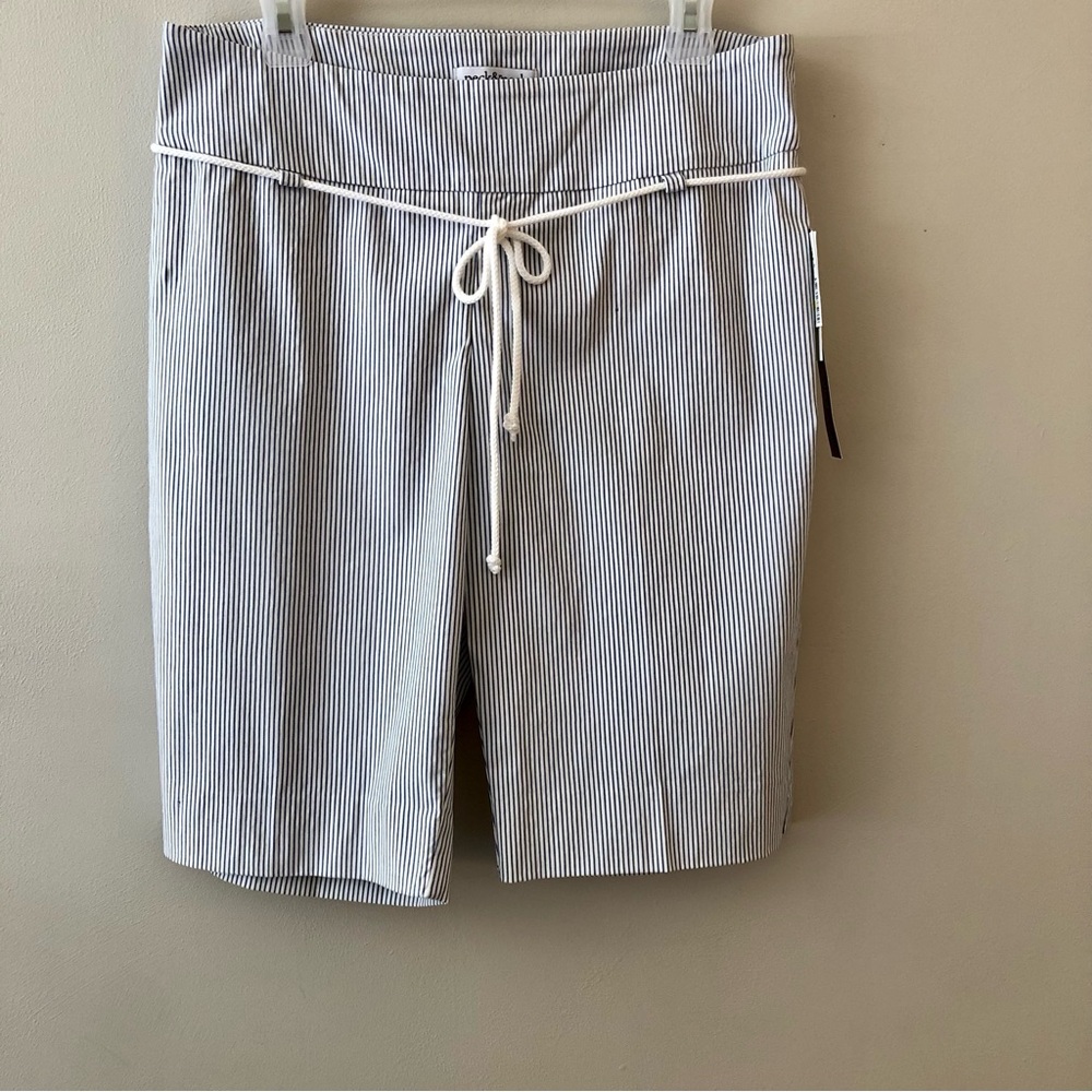Peck & Peck White and Navy Pinstripe Drawstring Shorts